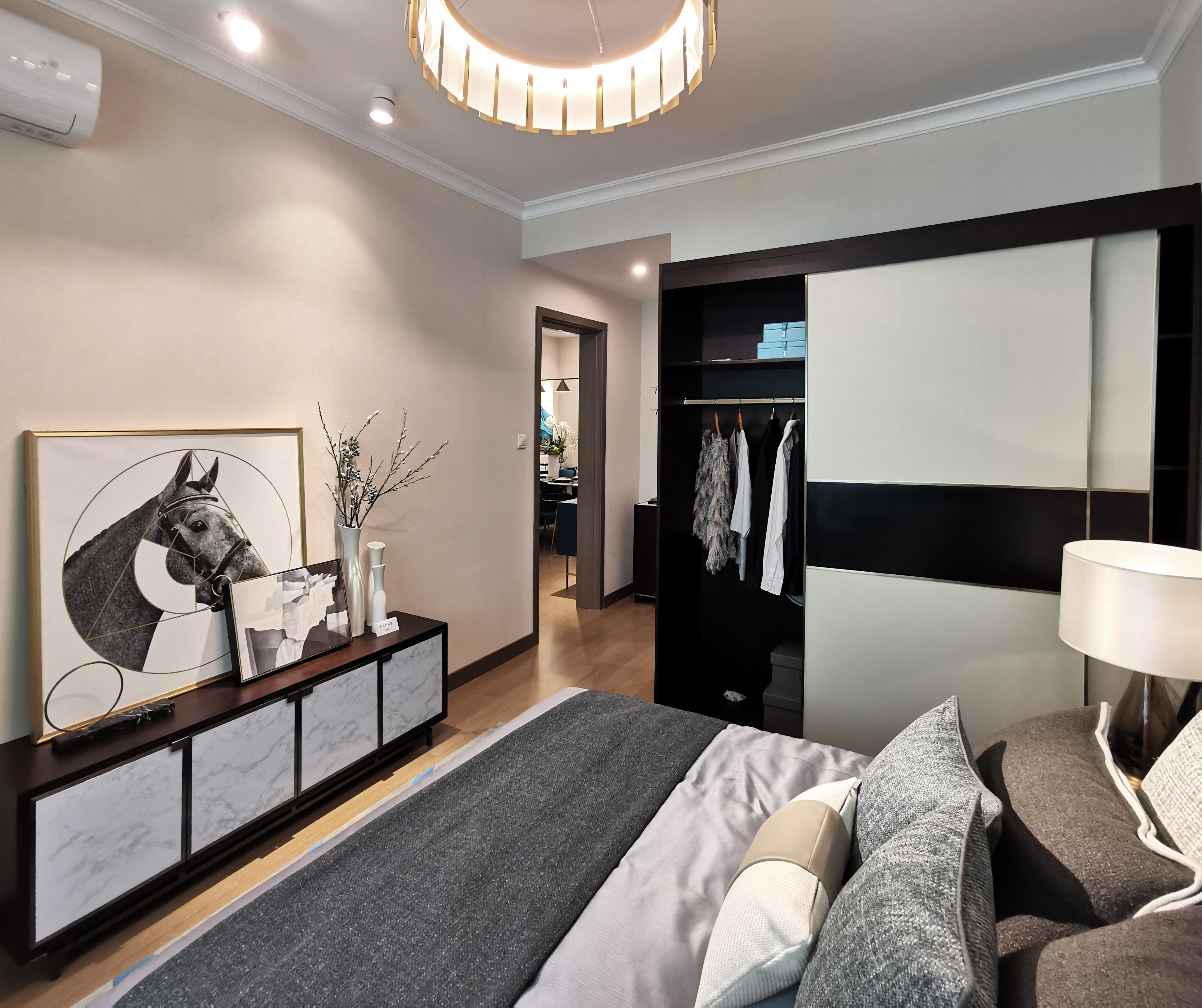 华侨城常熟临时样板房(108户型)